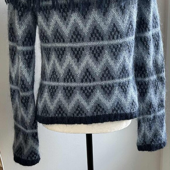 Vintage Deane & White Blue Ombré Chevron Mohair-Blend Sweater w/ Fringe – US M - Picture 8 of 12